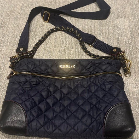 MZ Wallace VG Pre-owned Navy Metro Quilted Crossbody Bag with Leather Trim - Picture 2 of 7